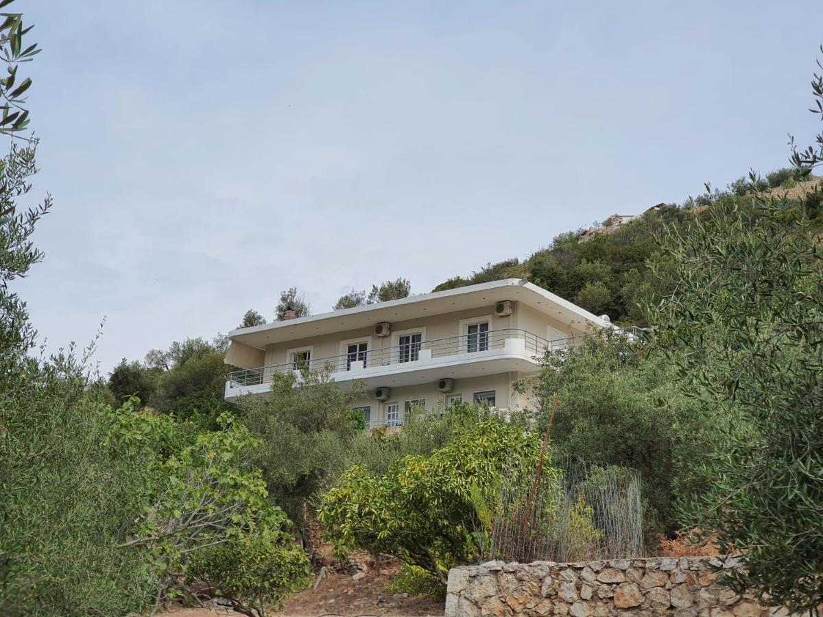 Bodini'S Rooms Himare Bagian luar foto