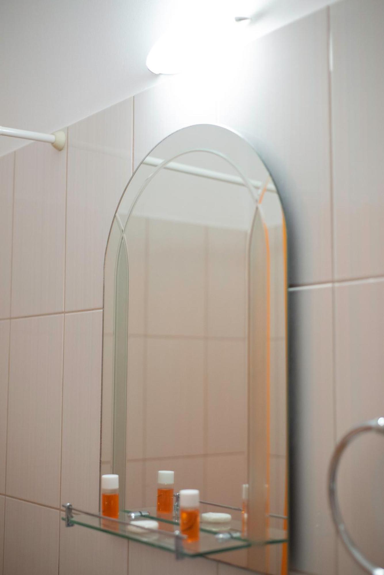 Bodini'S Rooms Himare Bagian luar foto