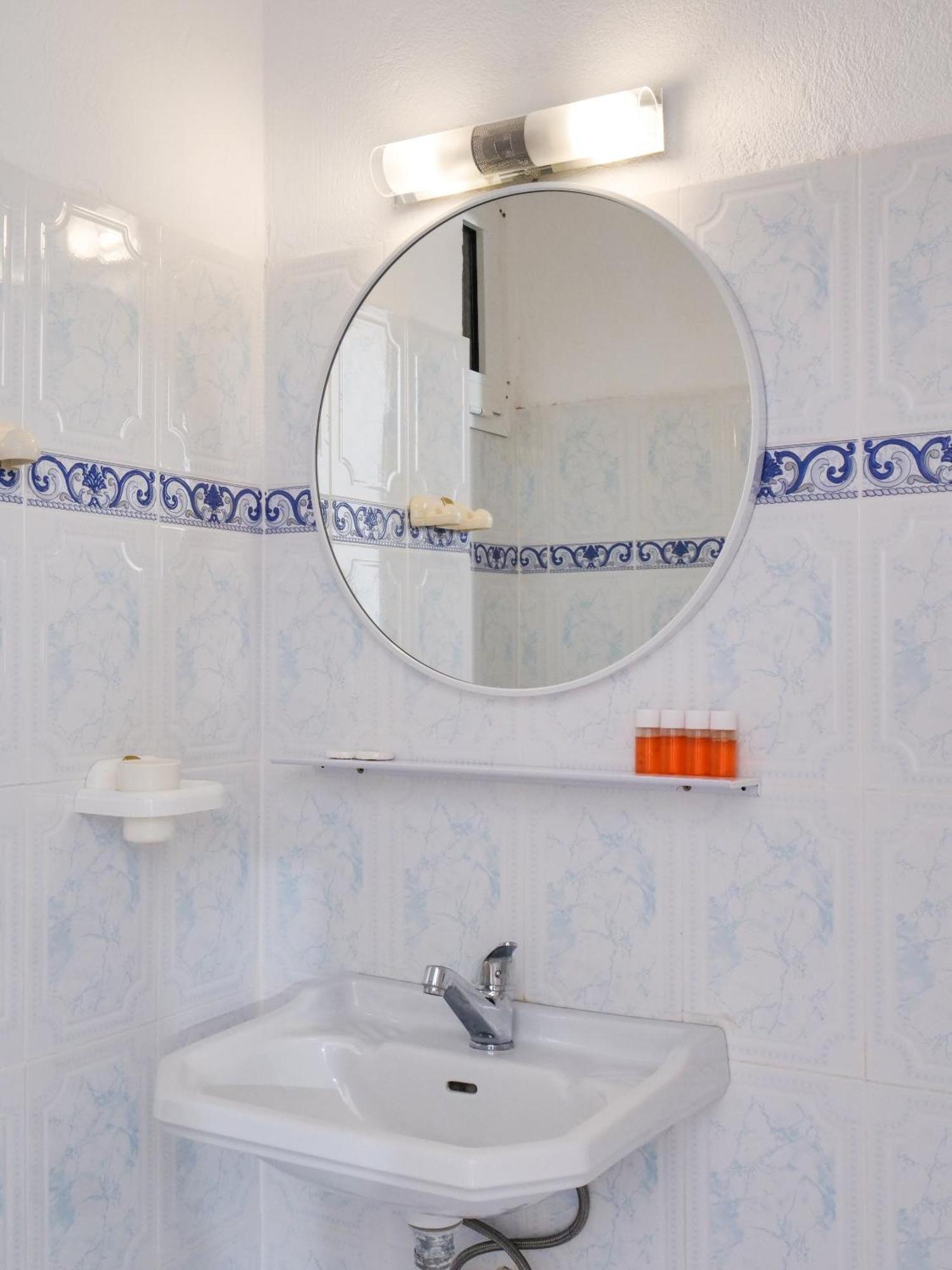 Bodini'S Rooms Himare Bagian luar foto