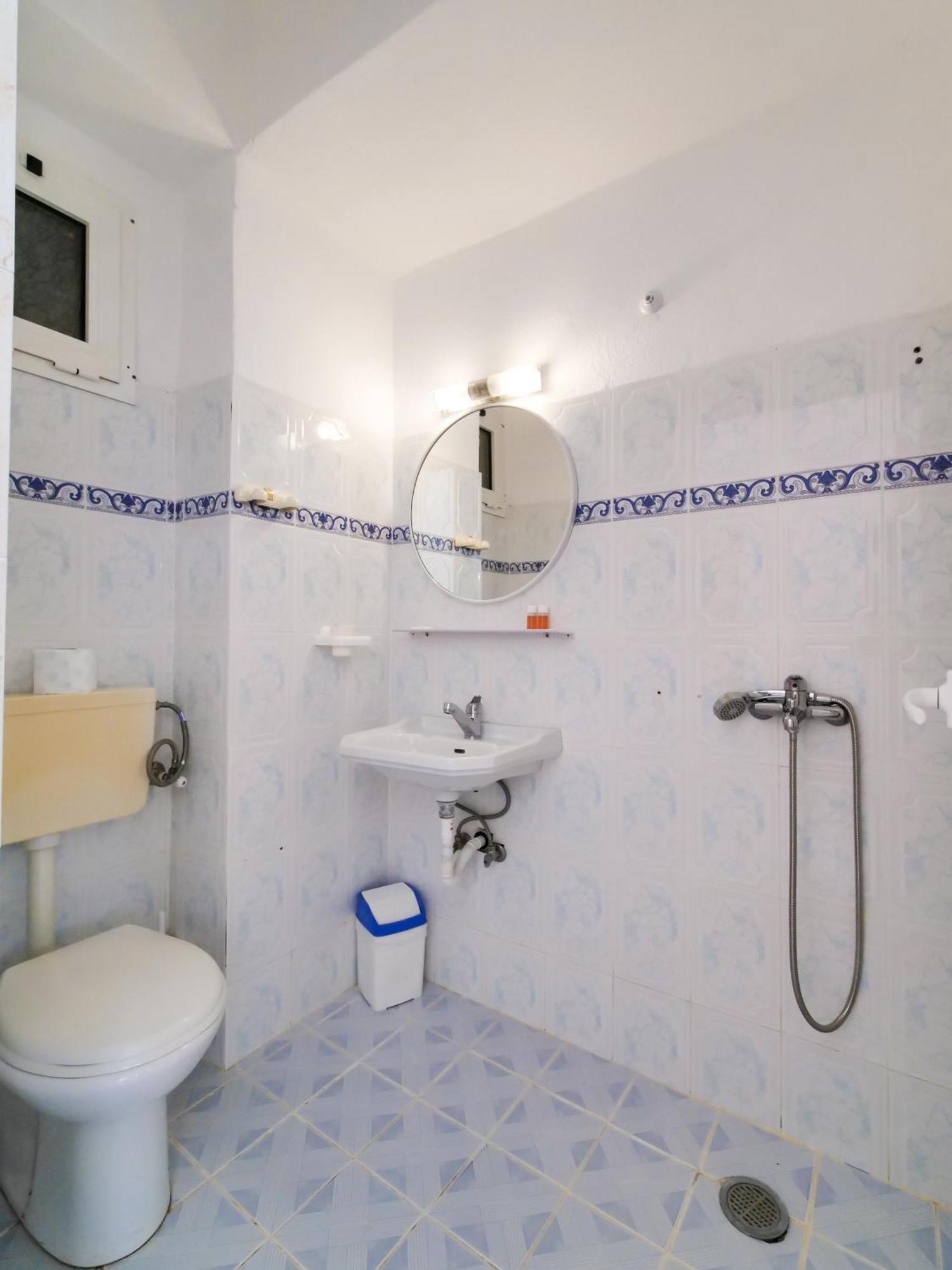 Bodini'S Rooms Himare Bagian luar foto