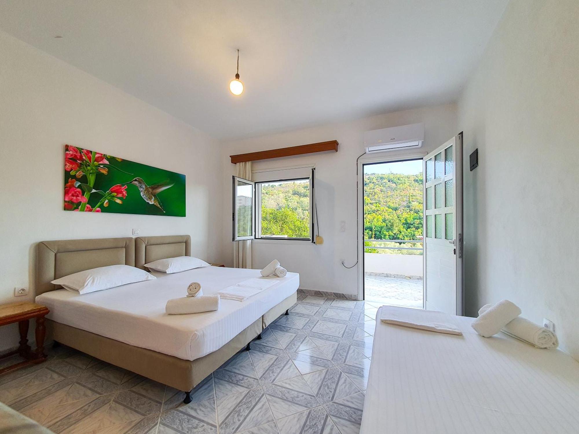 Bodini'S Rooms Himare Bagian luar foto