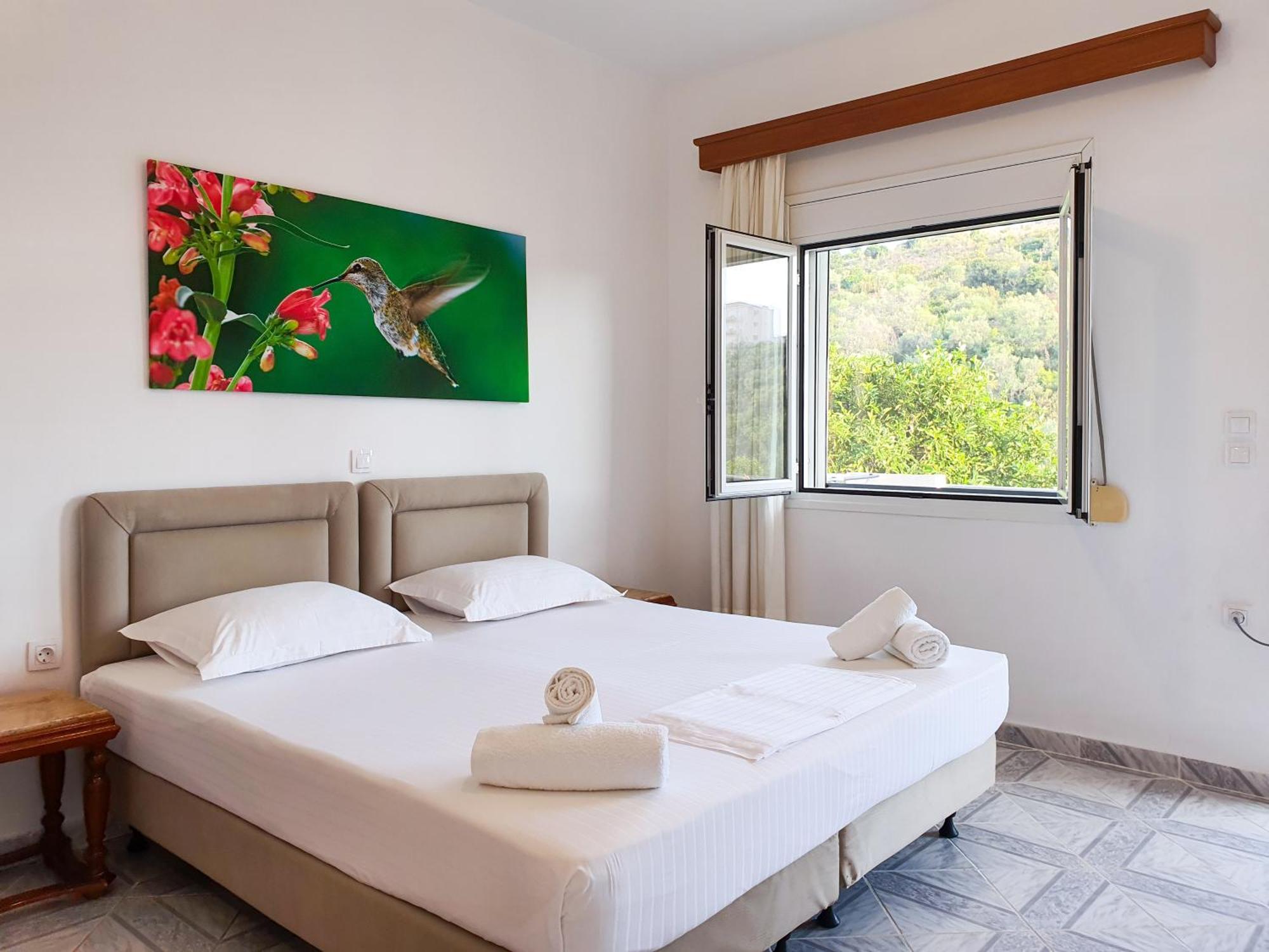 Bodini'S Rooms Himare Bagian luar foto
